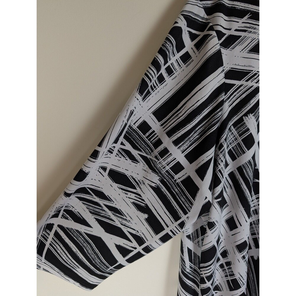 Cocomo Tunic Top Womens 3X Black White Geometric Stretchy Blouse Comfy Office - Picture 2 of 9